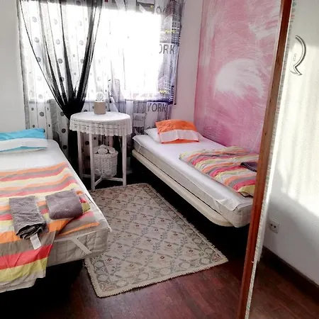 With 2 Bedrooms In With Wonderful Mountain View And Furnished Garden 500 M From The Beach *