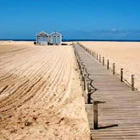 With 2 Bedrooms In With Wonderful Mountain View And Furnished Garden 500 M From The Beach 아파트 *