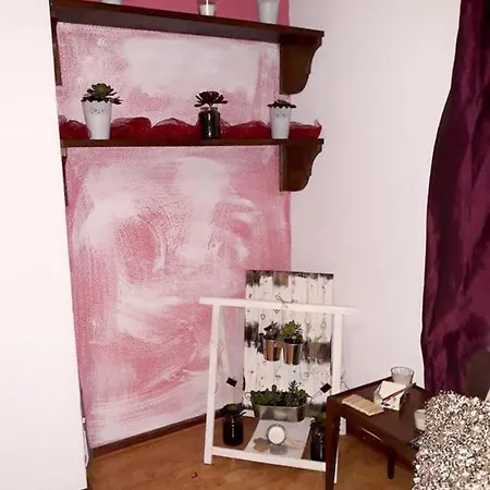 With 2 Bedrooms In With Wonderful Mountain View And Furnished Garden 500 M From The Beach