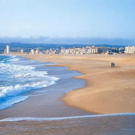 아파트 With 2 Bedrooms In With Wonderful Mountain View And Furnished Garden 500 M From The Beach *