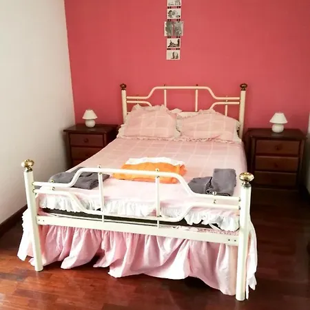 With 2 Bedrooms In With Wonderful Mountain View And Furnished Garden 500 M From The Beach
